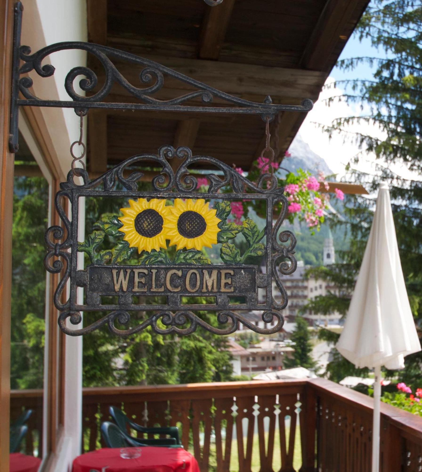 Hotel Villa Nevada Cortina dʼAmpezzo Kültér fotó